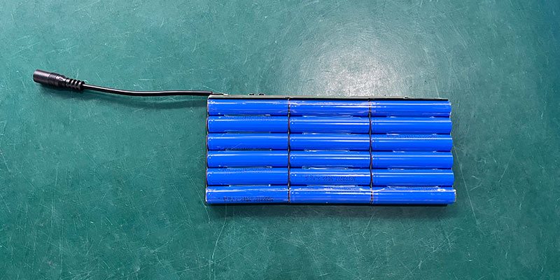 High discharge 3S6P battery pack for LED backpack with 6A continuous current capability