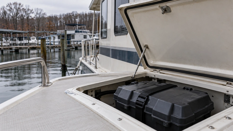 Houseboat Power Solutions: A Complete Battery Maintenance Guide